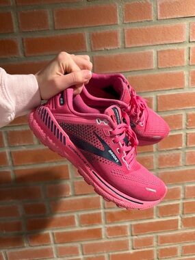 Brooks Pink Running Shoes with Navy Accents